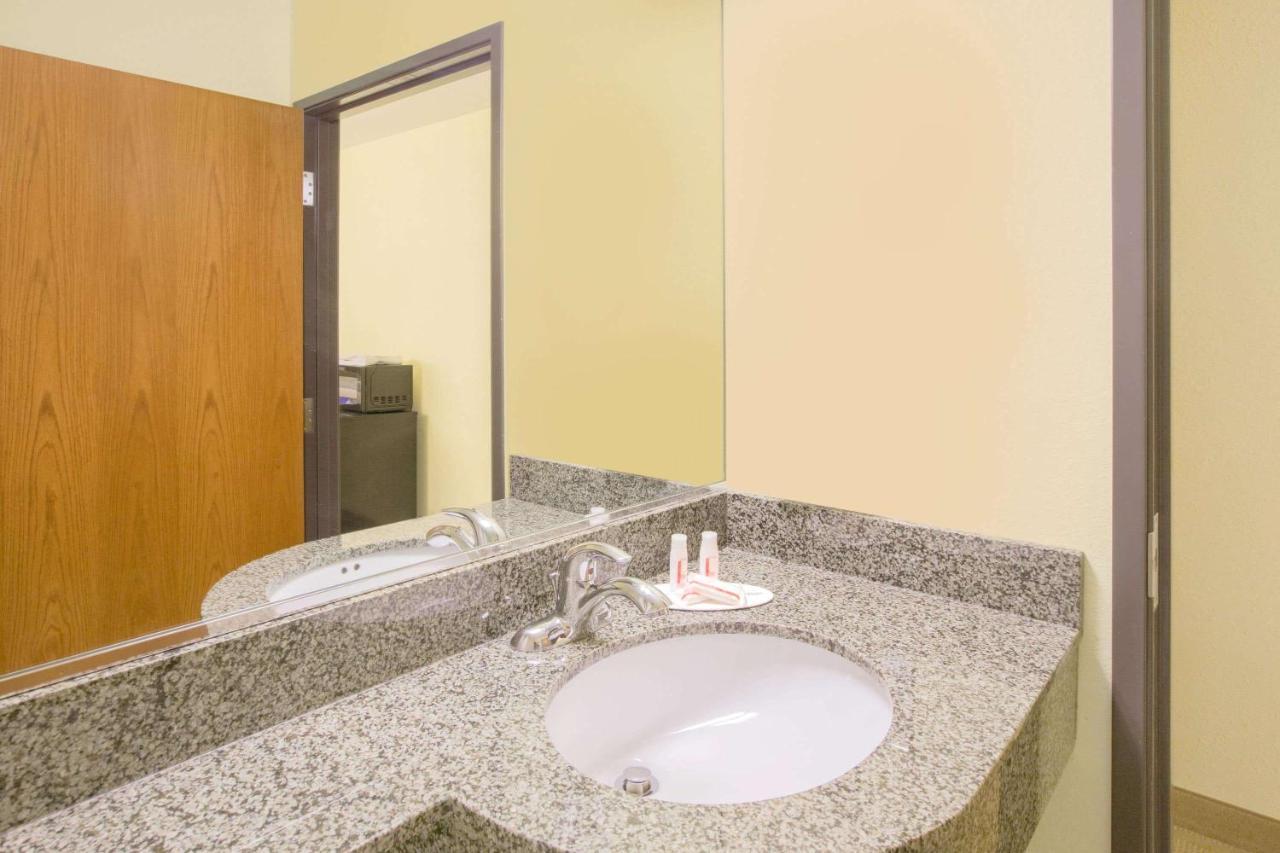 Microtel Inn & Suites By Wyndham Delphos Zewnętrze zdjęcie